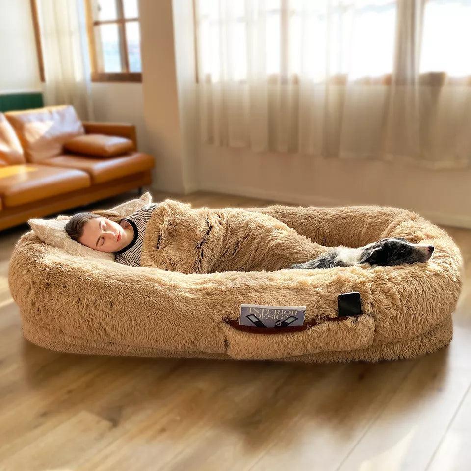 THE CUDDLE LOUNGE